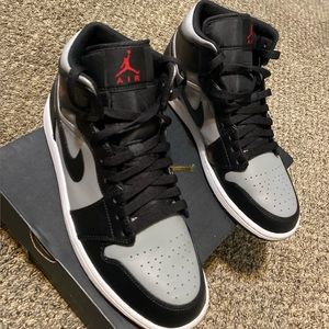 Air Jordan 1 Mid